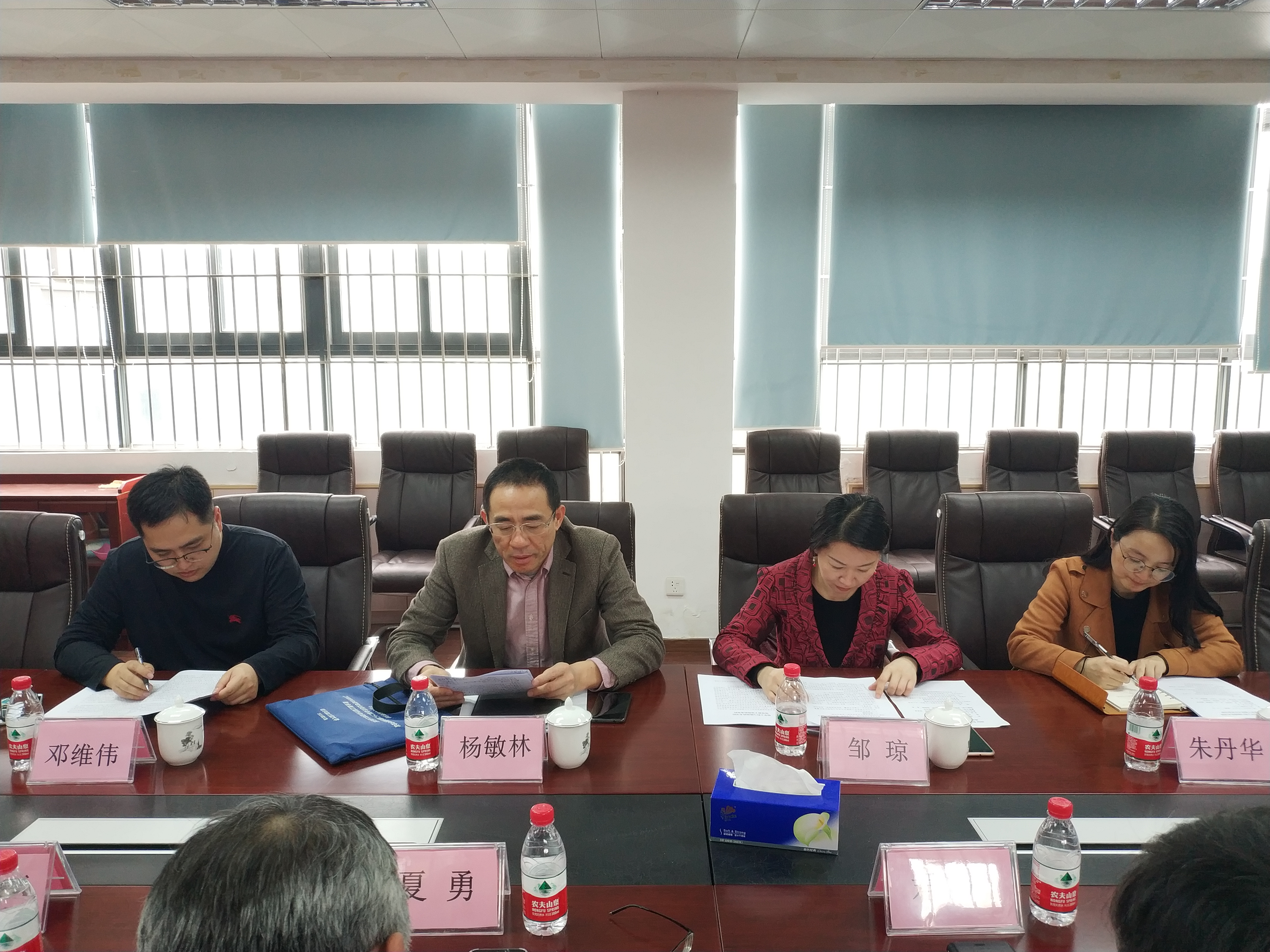 9999js金沙老品牌党总支召开2018年度党员领导干部民主生活会2.jpg