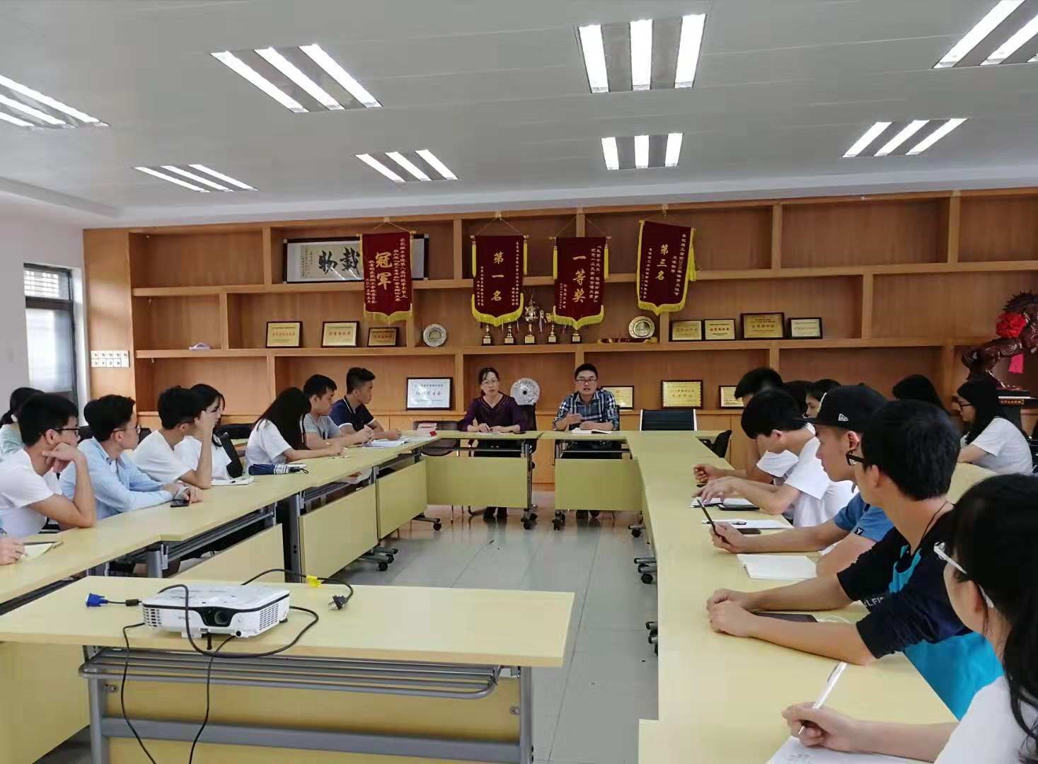 我院召开第49期校党课培训动员会议1.jpg