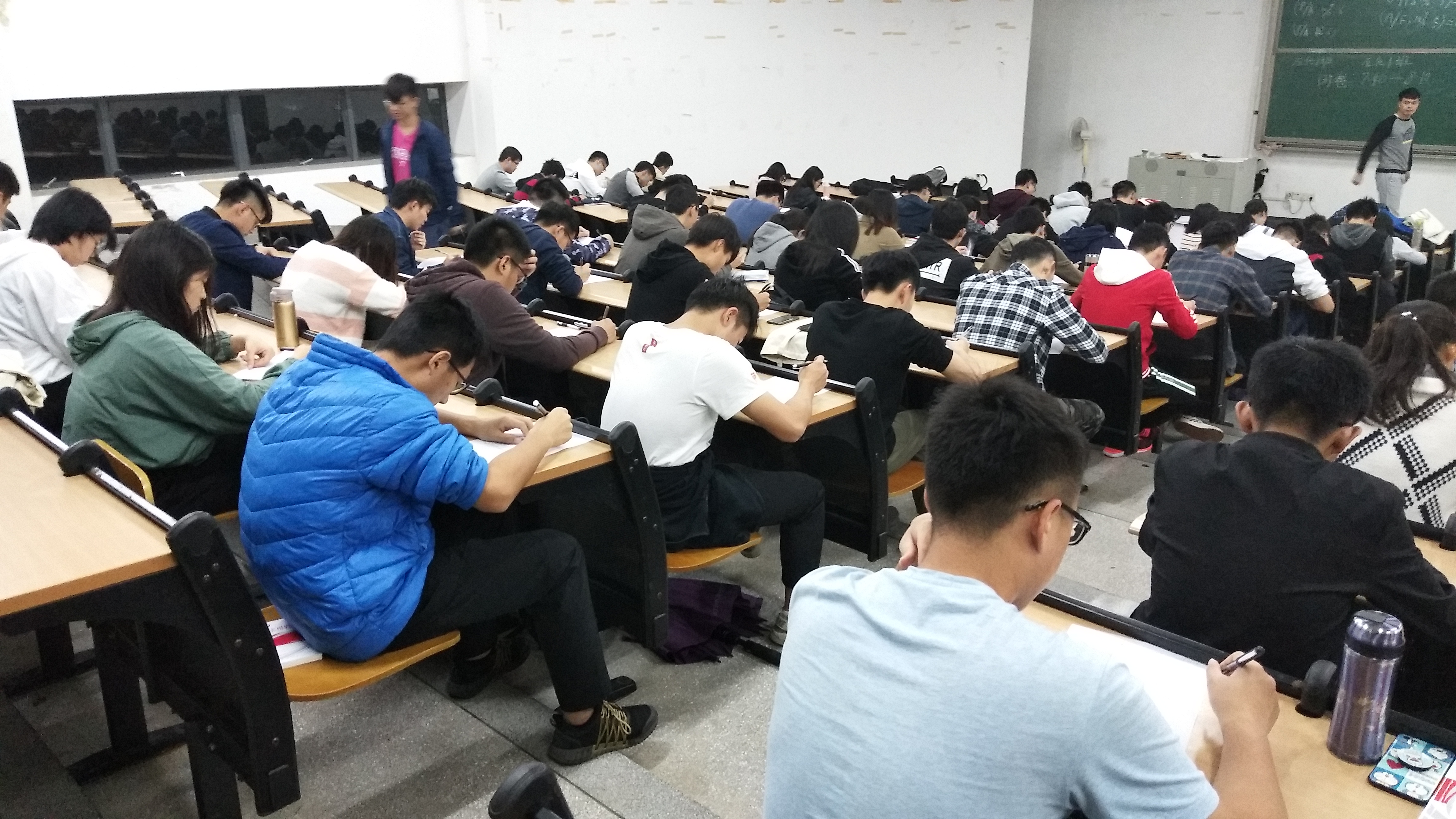 我院第五期分党校结业考试顺利进行1.jpg