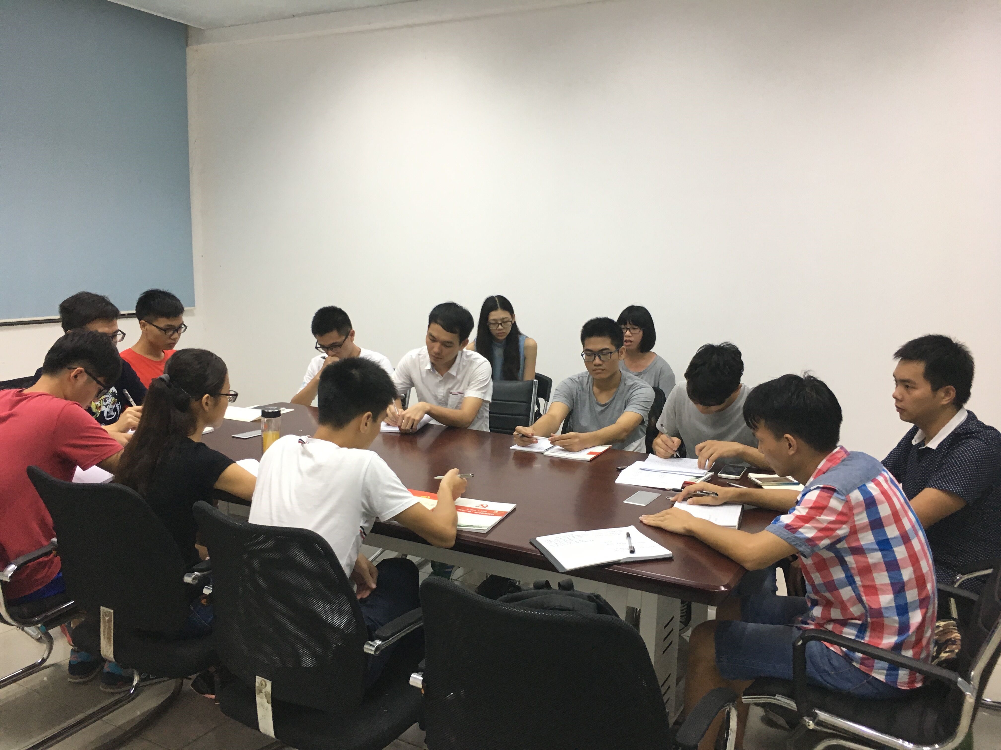 我院学生党支部开展.jpg